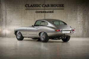 Image 10/99 of Jaguar E-Type 3.8 (1964)