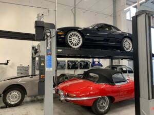 Image 7/7 of Jaguar XKR (2004)