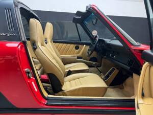 Image 21/50 of Porsche 911 Carrera 3.2 (1987)