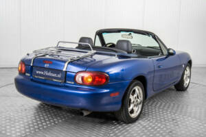 Bild 27/45 von Mazda MX-5 1.8 (1999)