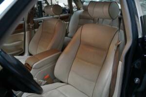 Image 15/47 of Jaguar XJ12 6.0 (1994)