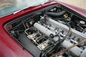 Bild 42/50 von Aston Martin DB 6 Vantage (1966)