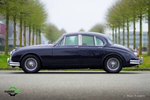 Image 3/42 of Jaguar Mk II 3.8 (1963)