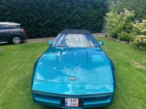 Image 1/6 of Chevrolet Corvette Convertible (1987)