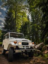 Image 2/67 of Toyota Land Cruiser FJ 40 (1982)