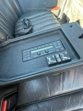 Image 30/36 of BMW 745i (1985)