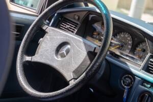 Bild 8/69 von Mercedes-Benz 190 E (1988)