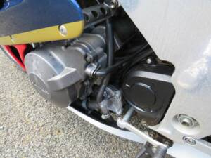 Image 25/41 de Honda CBR 900RR Fireblade (1993)