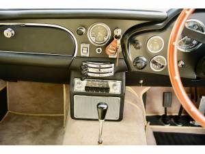 Image 14/44 of Aston Martin DB 5 (1964)