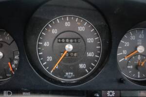 Image 24/40 of Mercedes-Benz 450 SL (1977)