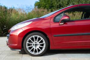 Image 22/50 of Peugeot 207 CC 1.6 VTi (2008)
