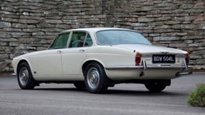 Image 45/50 of Jaguar XJ 6 4.2 (1972)
