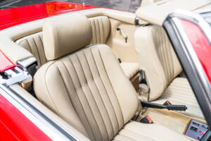 Image 21/59 of Mercedes-Benz 300 SL (1989)