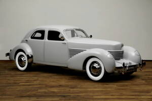 Image 22/22 of Cord 812 (1937)