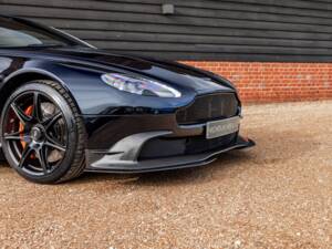 Image 33/65 of Aston Martin Vantage GT8 (2017)