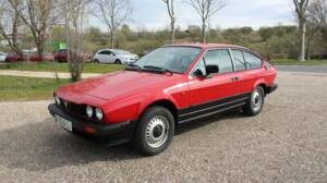 Image 1/8 of Alfa Romeo GTV 2.0 (1985)
