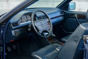 Bild 43/50 von Mercedes-Benz E 200 (1996)