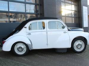 Image 7/8 of Renault 4 CV (1960)