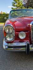 Image 42/44 of Mercedes-Benz 220 SE b (1962)