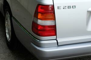 Imagen 41/75 de Mercedes-Benz E 280 T (1994)