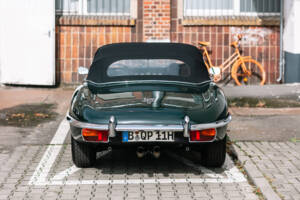 Image 20/63 of Jaguar E-Type (1969)