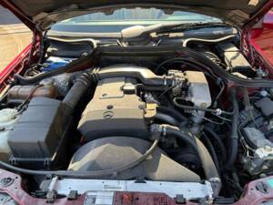 Afbeelding 33/46 van Mercedes-Benz 200 E-16 (1993)