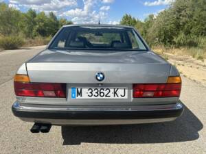 Bild 6/7 von BMW 750i (1989)