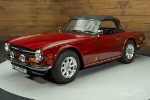 Image 13/19 of Triumph TR 6 (1974)