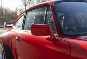 Image 13/30 of Porsche 911 Turbo 3.3 (1988)
