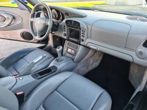 Image 10/16 of Porsche 911 Carrera 4S (2002)