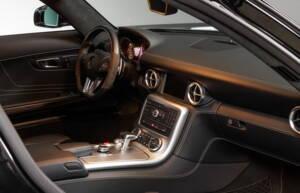 Image 20/34 of Mercedes-Benz SLS AMG (2013)
