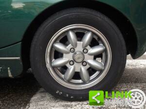 Image 5/10 of MG MGB GT (1977)