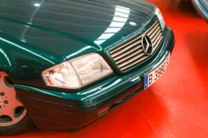 Image 3/50 of Mercedes-Benz SL 320 (1995)