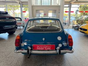 Image 30/35 de MG MGB GT (1972)