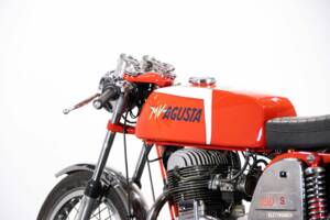 Image 14/50 of MV Agusta 350 S (1972)