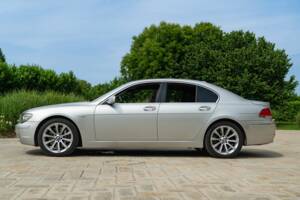 Image 3/50 de BMW 745d (2005)