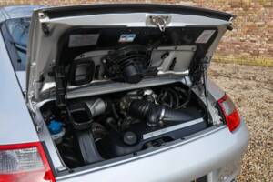 Image 18/50 of Porsche 911 Carrera S (2004)