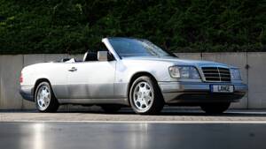 Image 5/74 of Mercedes-Benz E 320 (1997)