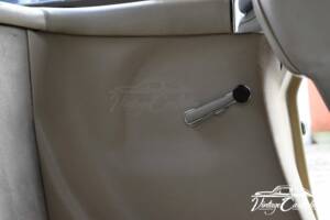 Image 62/75 de Mercedes-Benz 560 SL (1986)