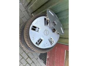 Image 30/35 de Opel Rekord 2,0 E (1985)