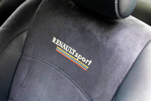 Image 13/26 de Renault Clio II V6 (2001)