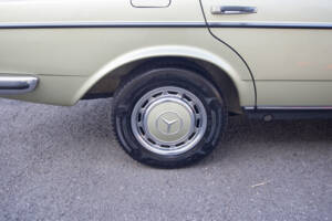 Bild 26/29 von Mercedes-Benz 280 E (1983)