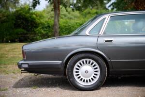 Afbeelding 35/50 van Jaguar XJ12 6.0 (1994)