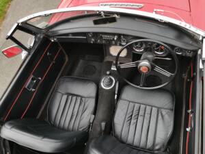 Image 16/58 of MG MGB (1968)