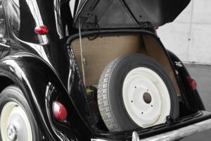 Image 41/50 of Citroën Traction Avant 11 BL (1953)
