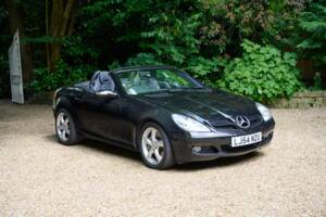 Image 7/50 of Mercedes-Benz SLK 350 (2004)