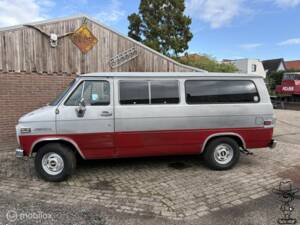 Bild 2/50 von Chevrolet Van (1983)