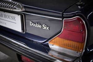 Image 38/97 of Daimler Double Six (1994)