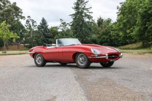 Image 11/41 de Jaguar E-Type 3.8 (1964)