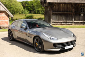 Image 6/61 de Ferrari GTC4Lusso (2017)
